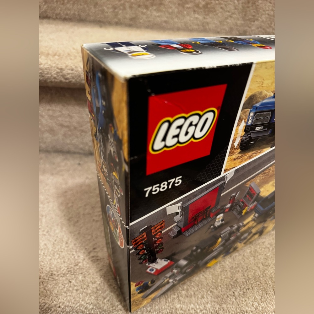 LEGO 75875 - Picture 4 of 5